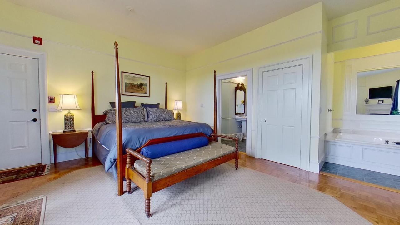 John Joseph Inn Groton Εξωτερικό φωτογραφία